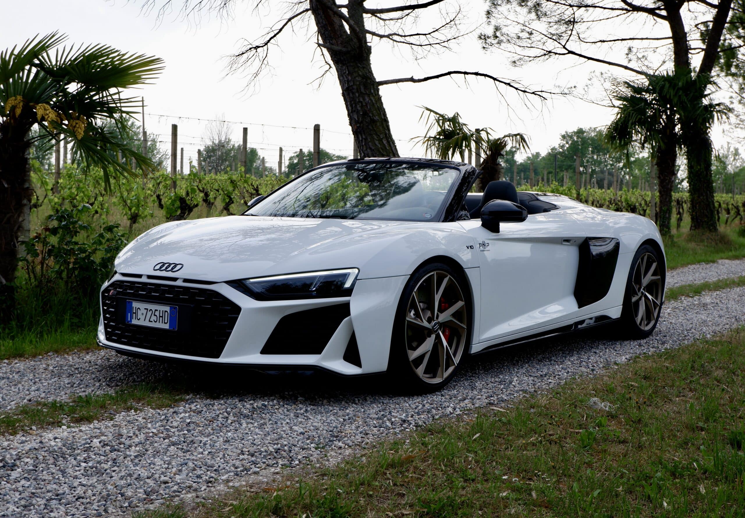 Audi R8 Spyder - immagine 2