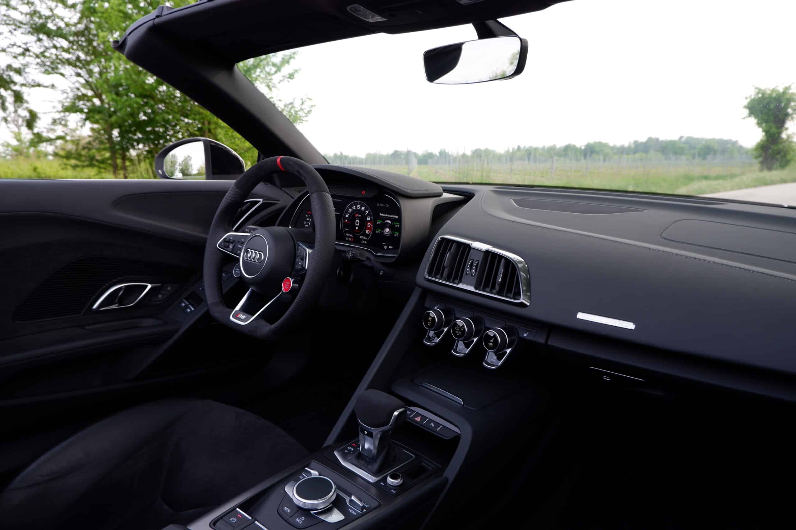Audi R8 Spyder - immagine 7