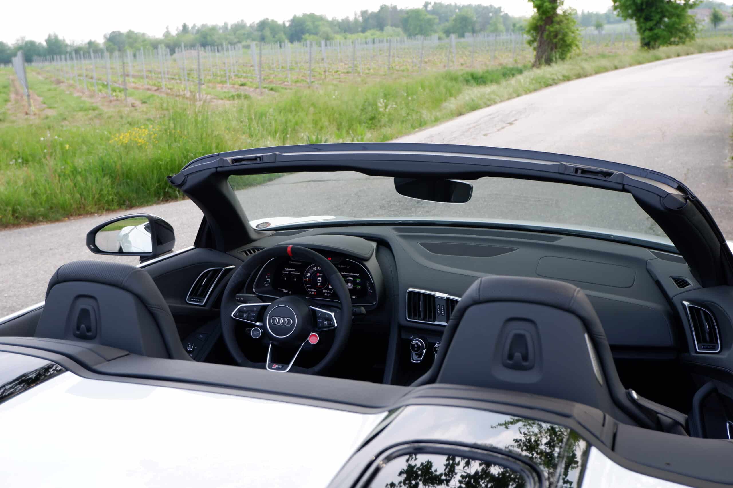 Audi R8 Spyder - immagine 6